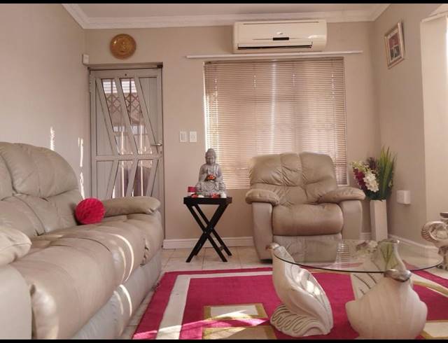 5 BEDROOM HOUSE FOR SALE IN AVOCA